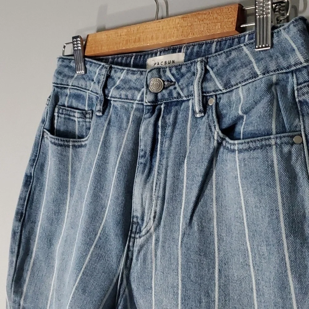 pacsun jeans women’s size 27 blue white Mom jean vertical stripes